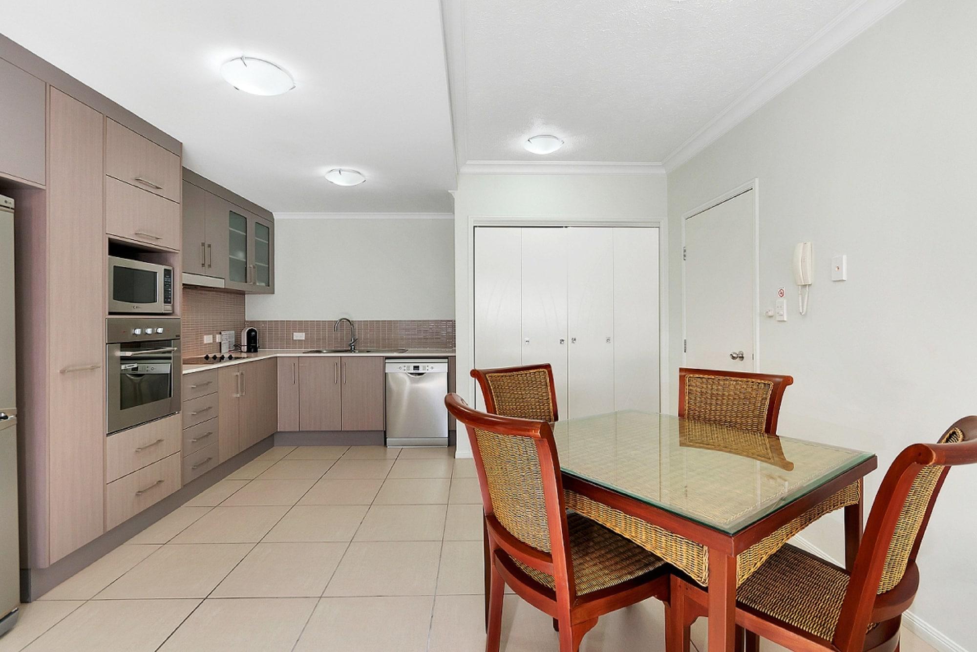 Elysium Apartments Palm Cove Esterno foto