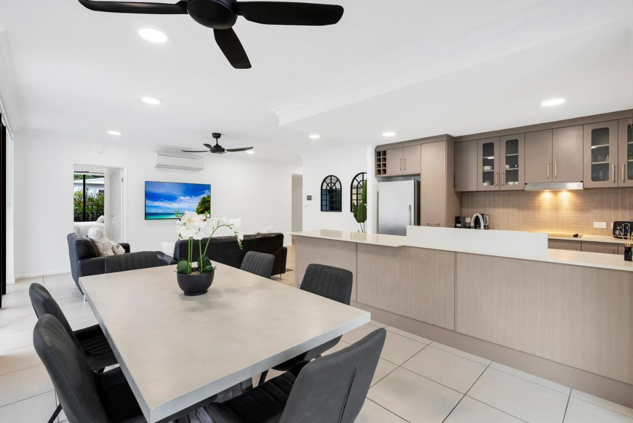 Elysium Apartments Palm Cove Esterno foto