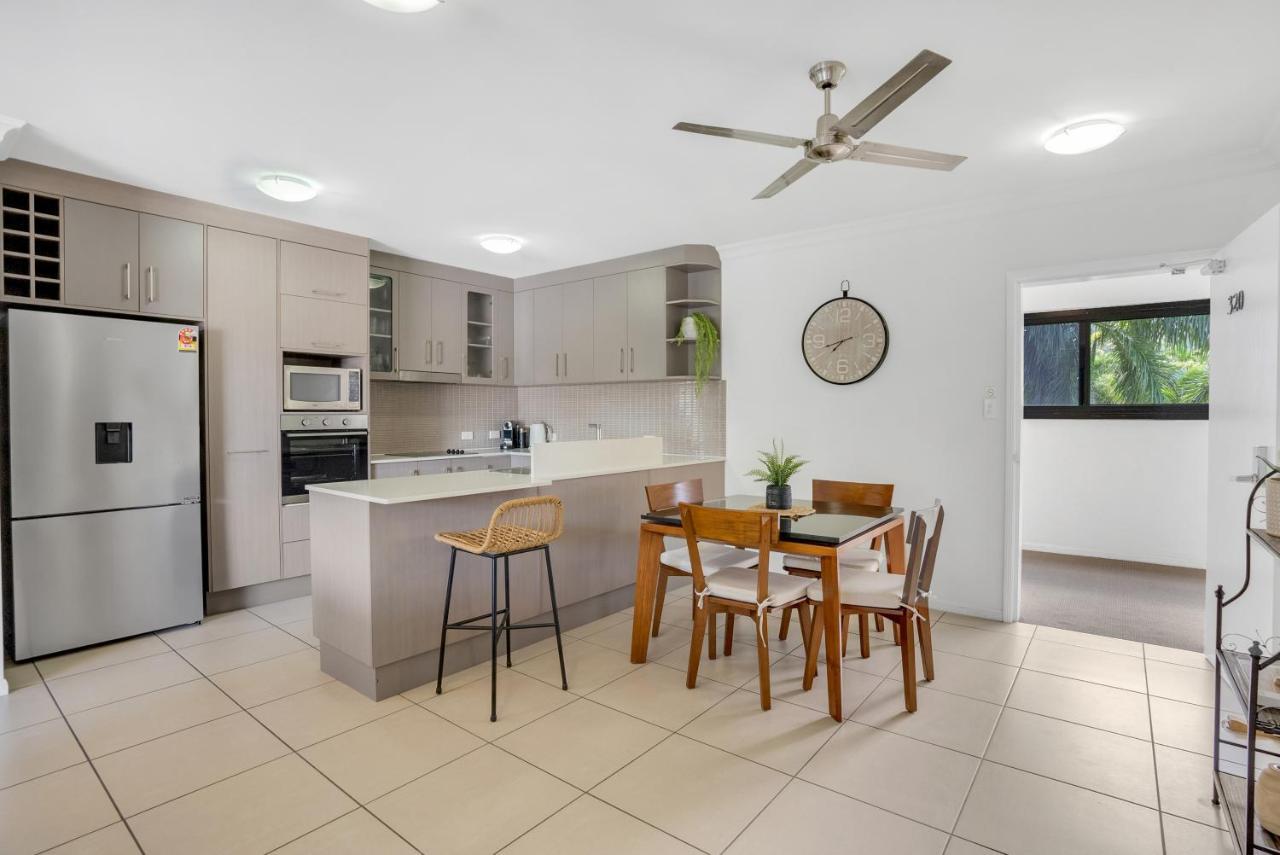 Elysium Apartments Palm Cove Esterno foto
