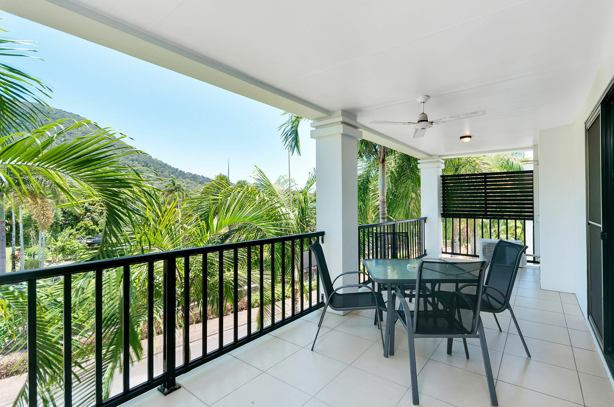 Elysium Apartments Palm Cove Esterno foto