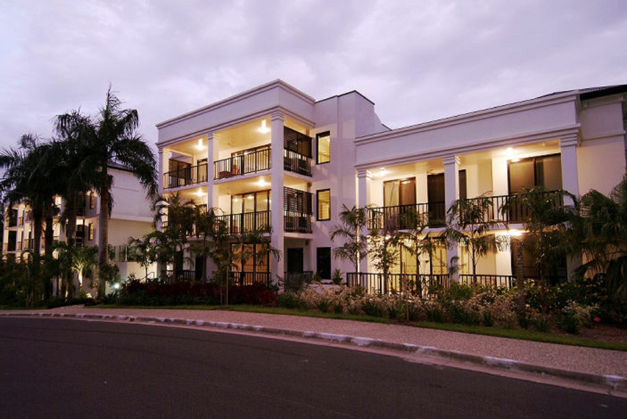 Elysium Apartments Palm Cove Esterno foto